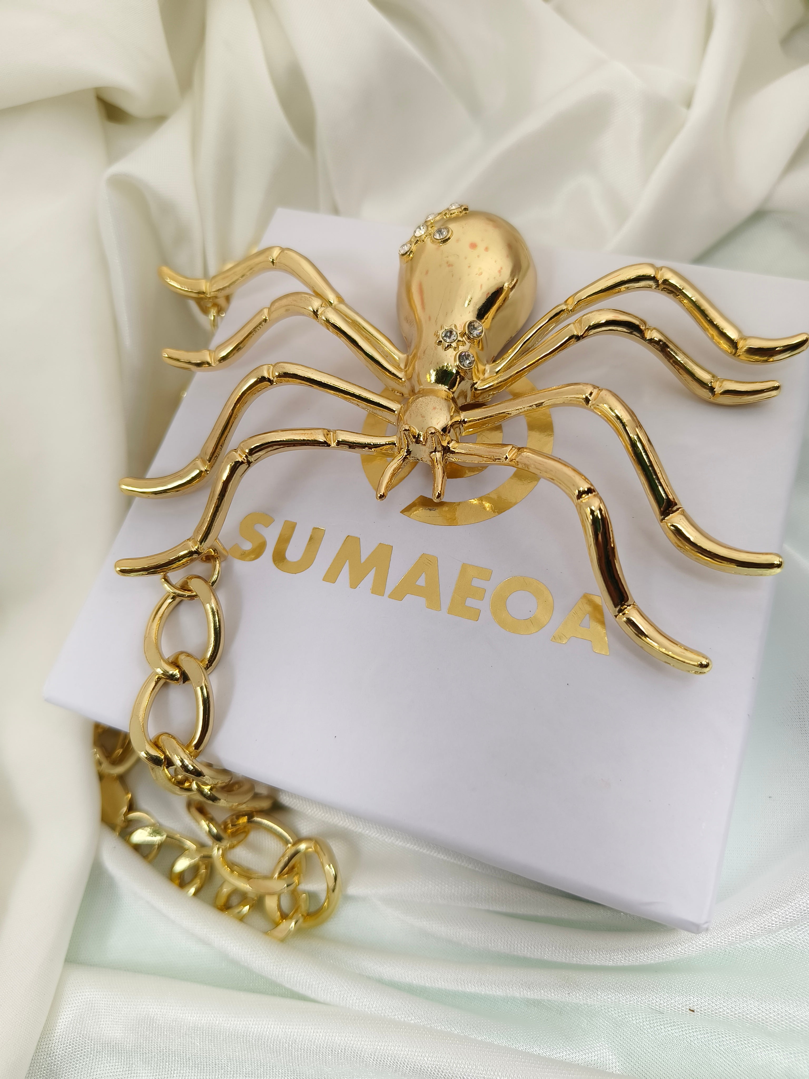 Iconic spider chunky neck chain