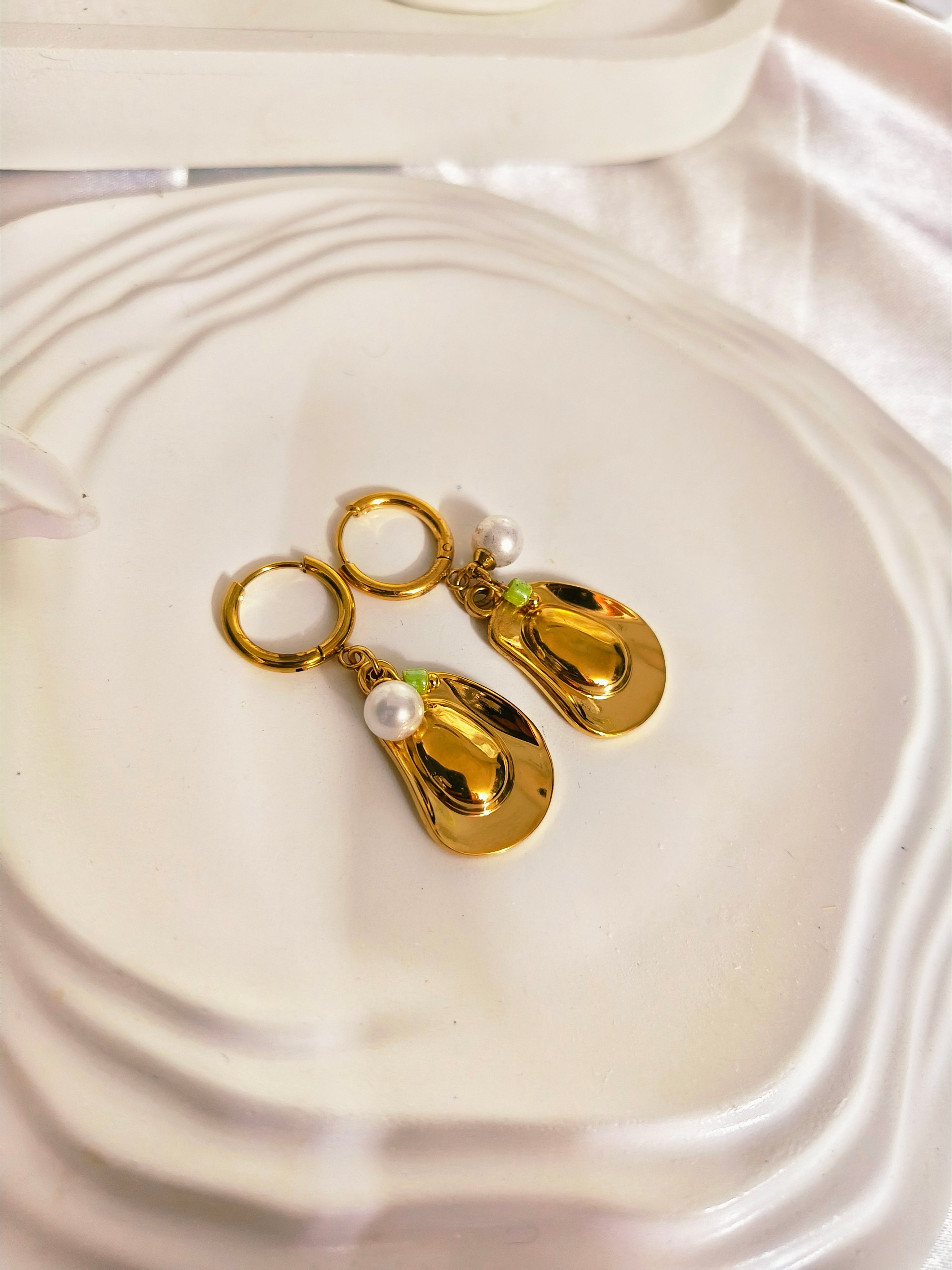 Pearlcado- 18k gold plated Earring