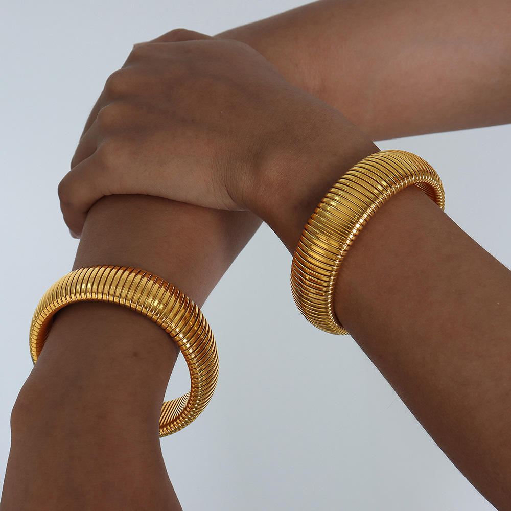 Verona Gold Bangle-18k thick gold plated -sumaeoa