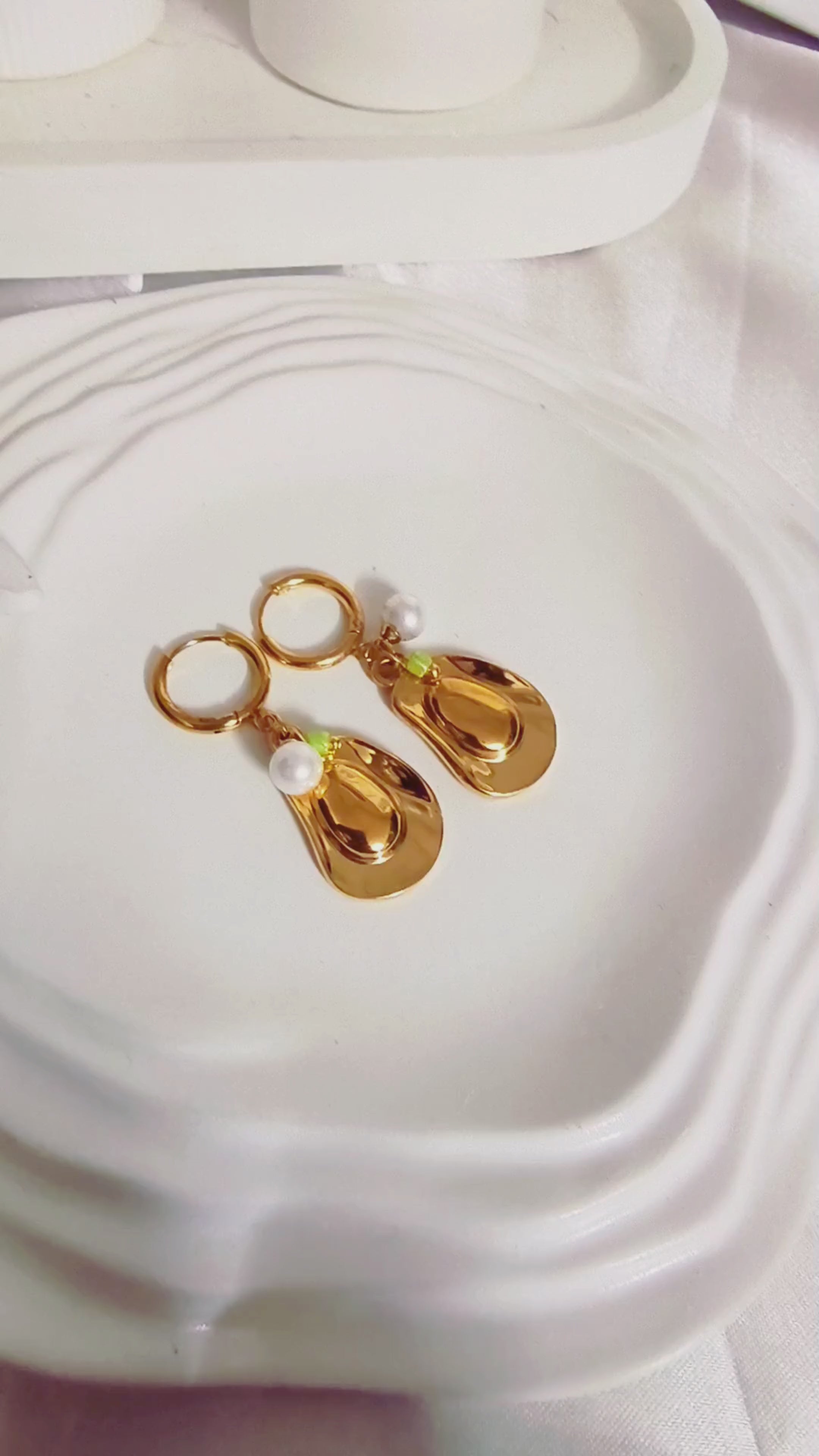 Pearlcado- 18k gold plated Earring