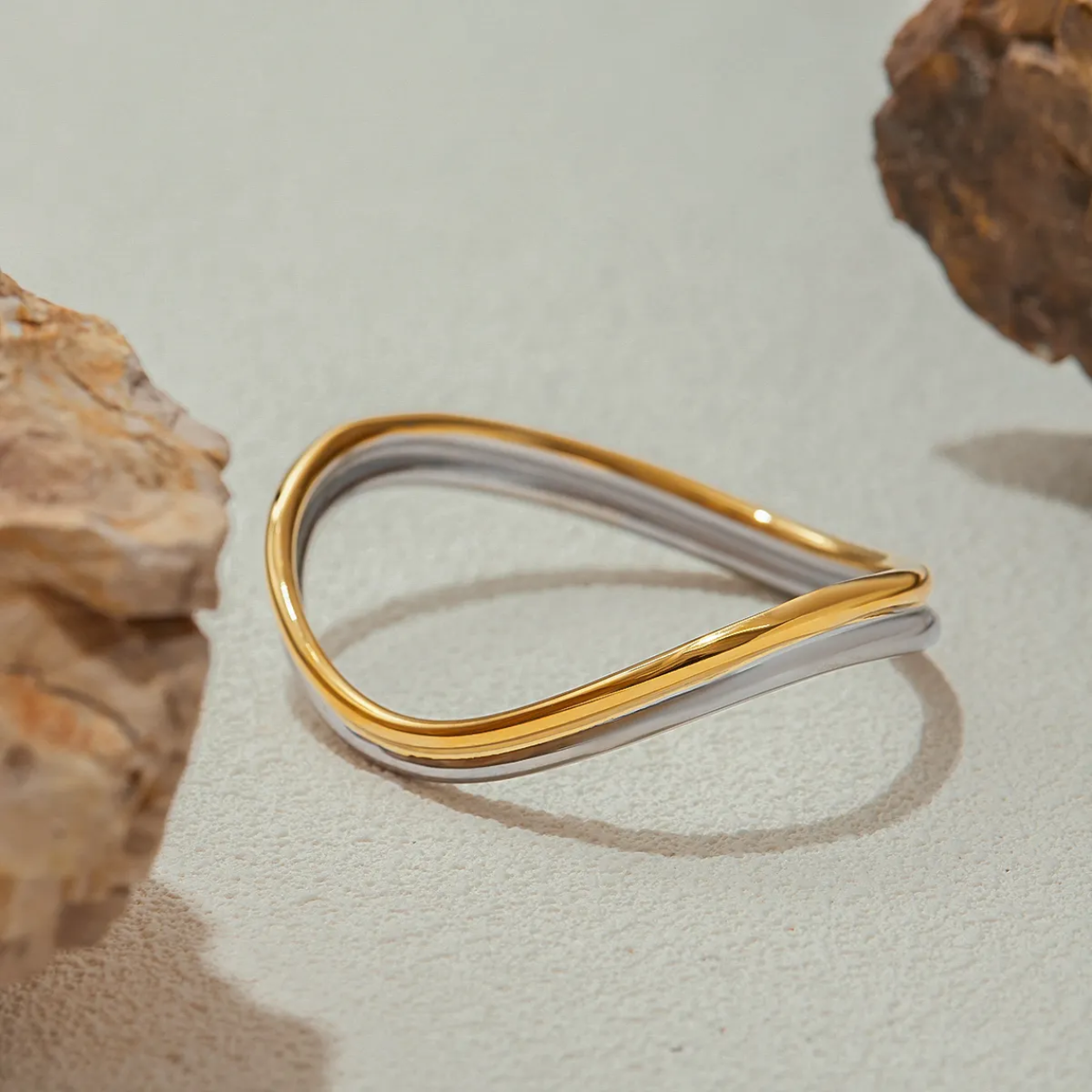 Dual Tone Wavy Bangle  - 18k PVD gold plated