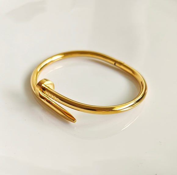 Nailed it -Minimalist Bracelet