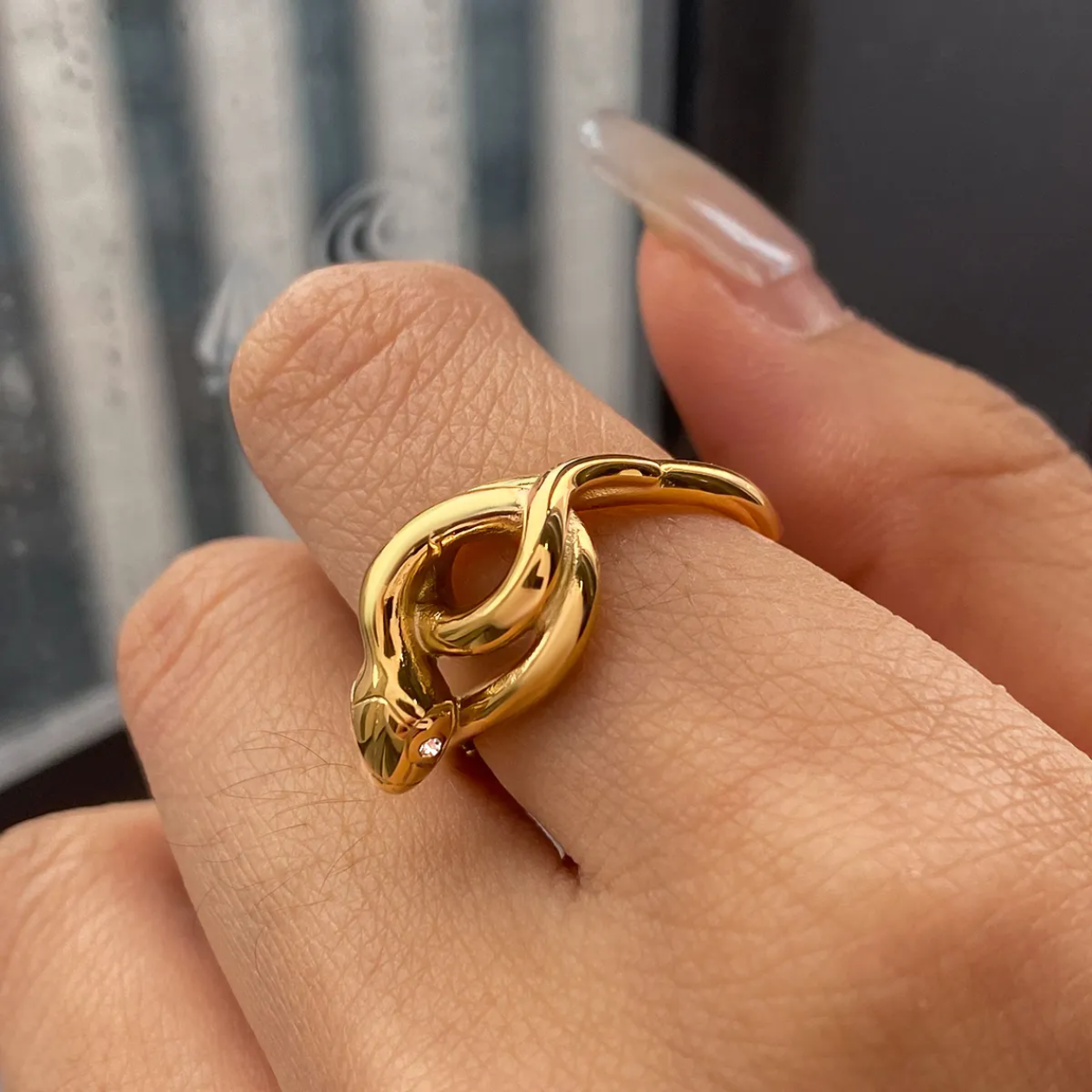 Serpent Knot Ring – Statement ring