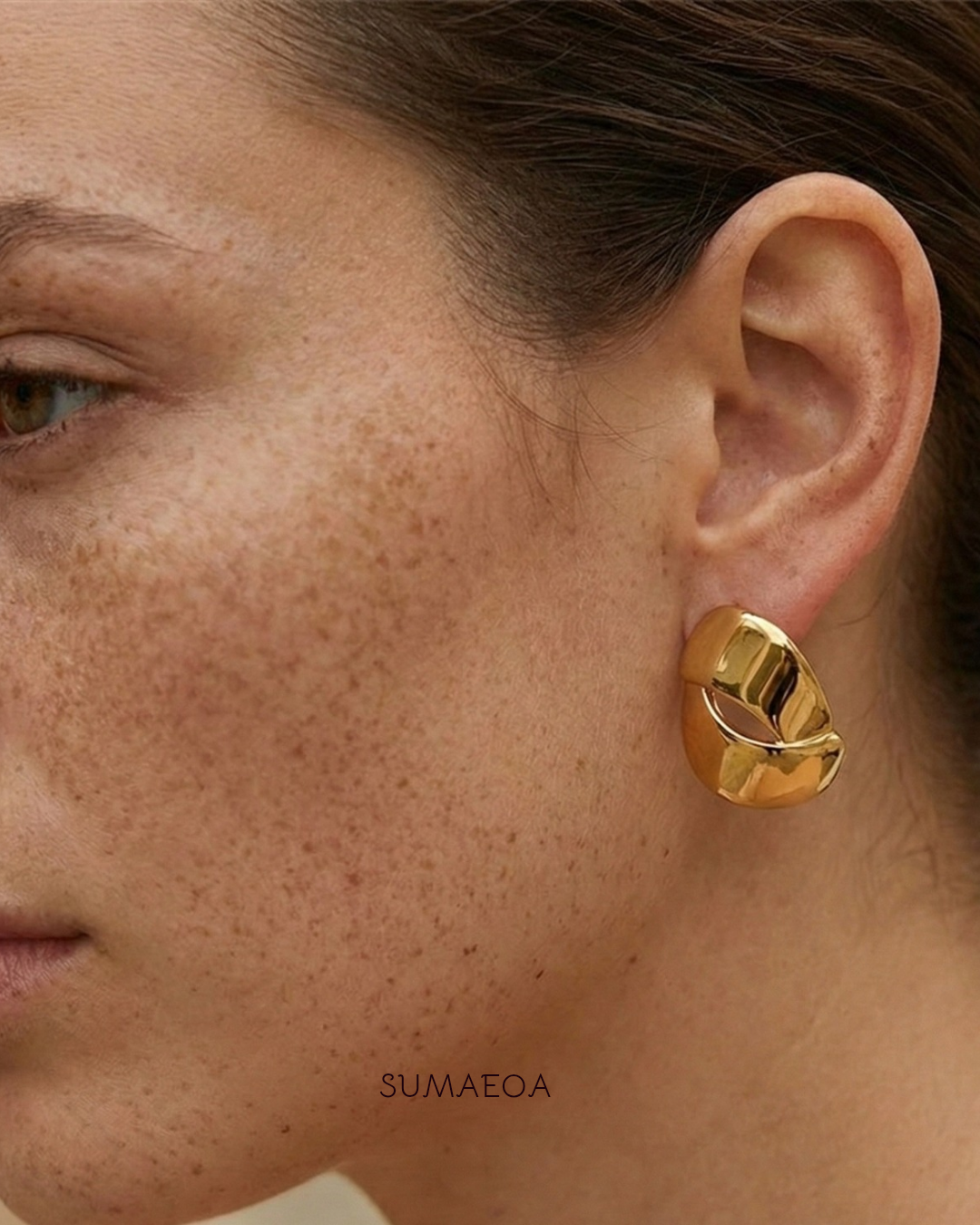 Aurélia Sculpted Golden Hoops