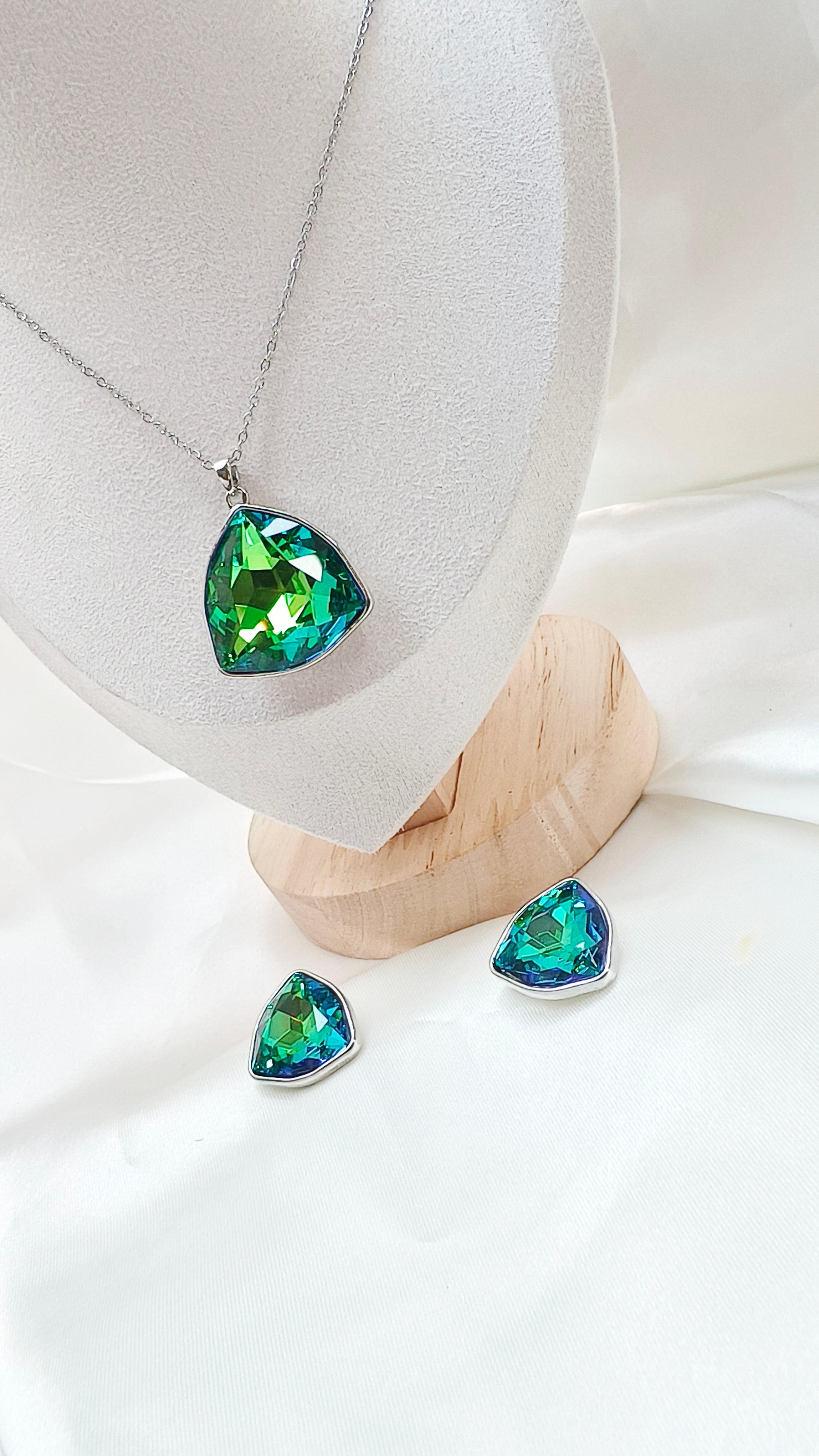 Austria Rhinestone Crystal Jewelry Set - Silver plated