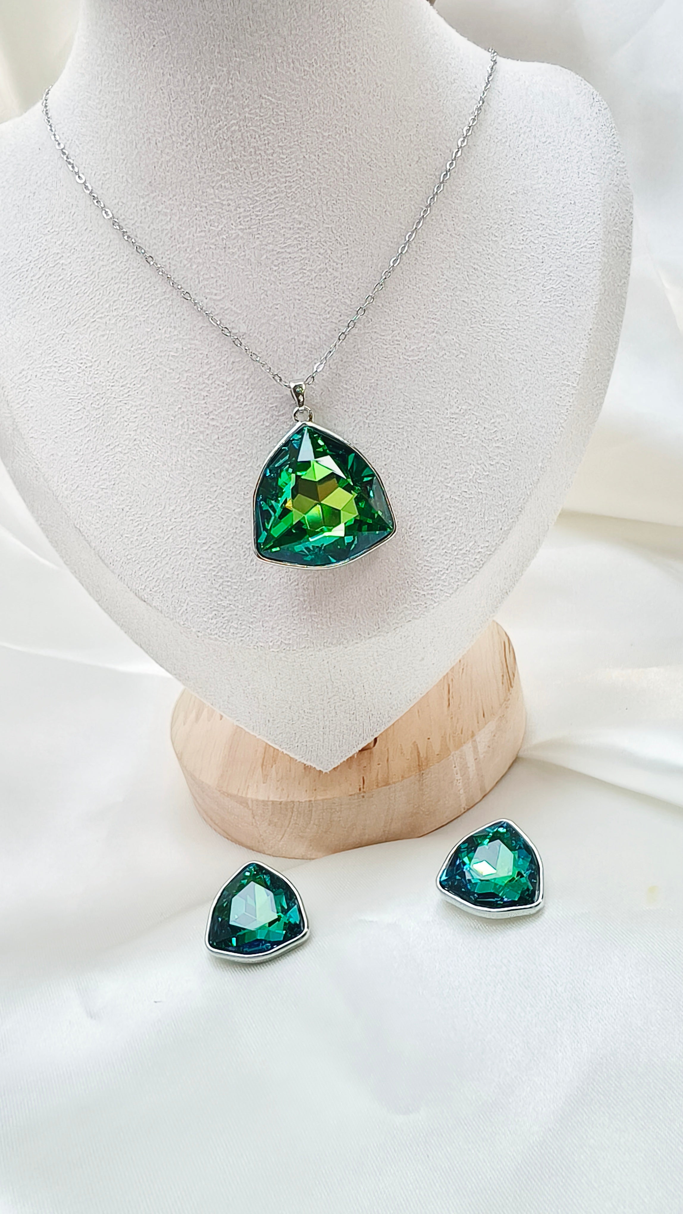 Austria Rhinestone Crystal Jewelry Set - Silver plated