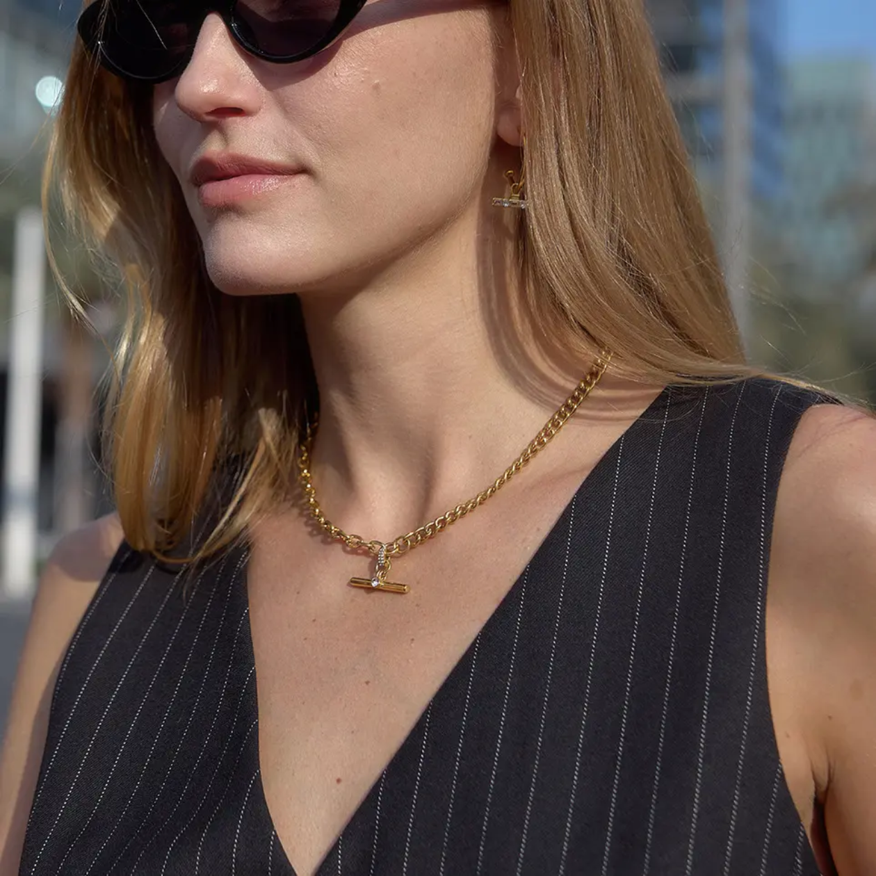 Emilie - Gold Plated T-Bar Statement Necklace – Waterproof & Anti-Tarnish Chunky Chain Pendant Jewelry