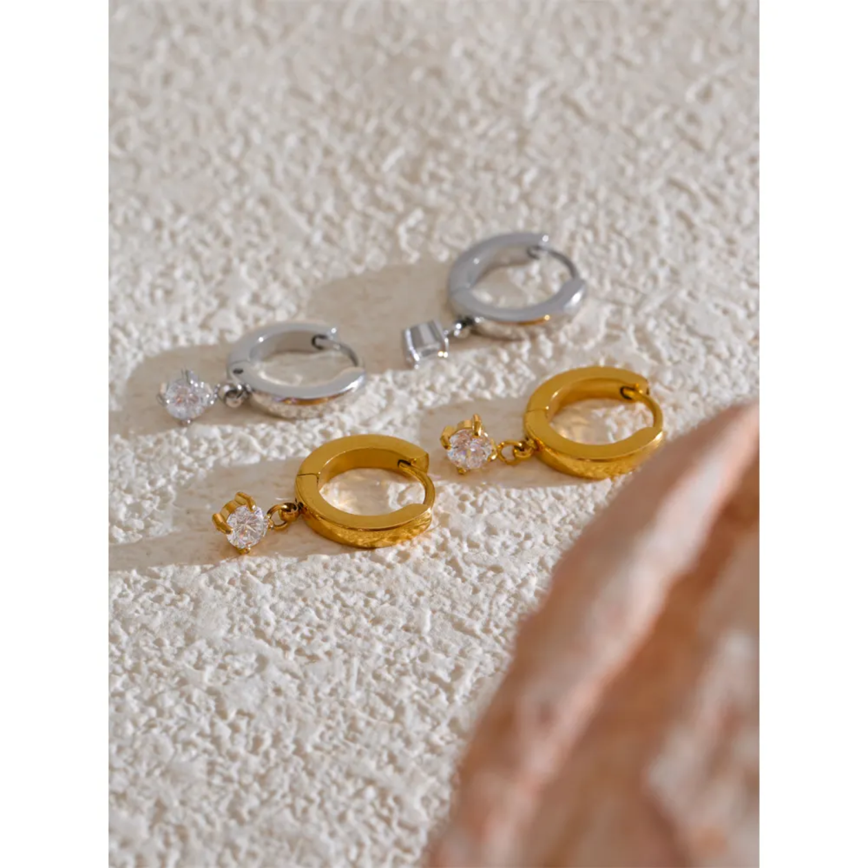 Merlyn Ear Huggies| 18k gold plated