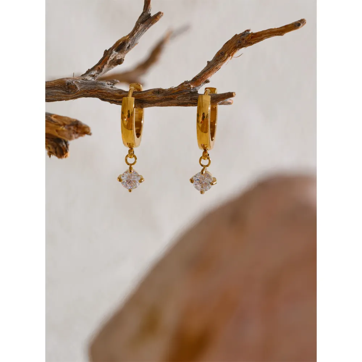 Merlyn Ear Huggies| 18k gold plated